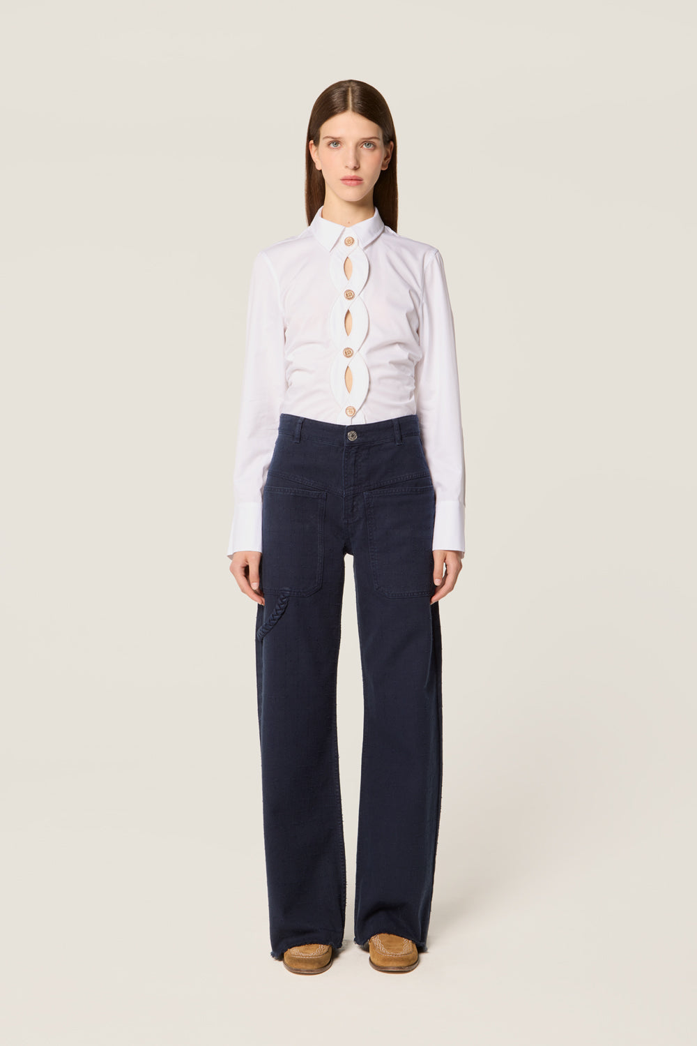 Cropped shirt with braided detail opening