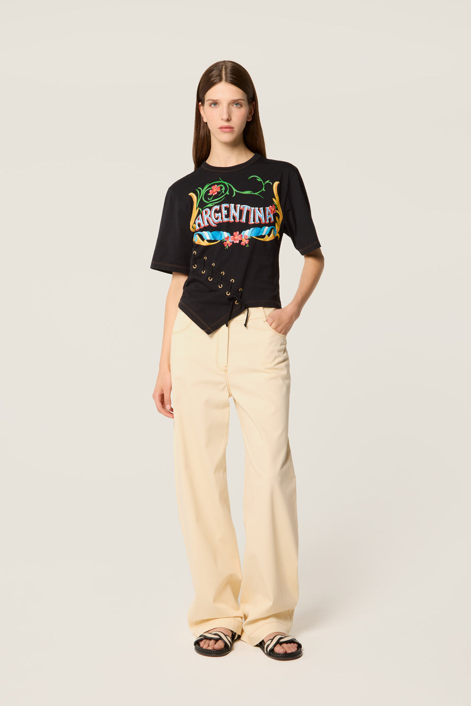 Pantalon écru à ceinture boutonnée
