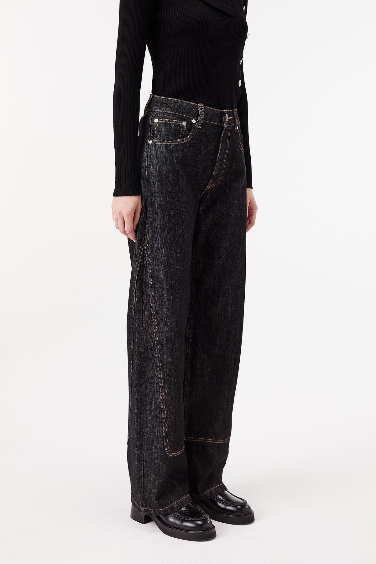 Anthracite denim with contrast topstitching