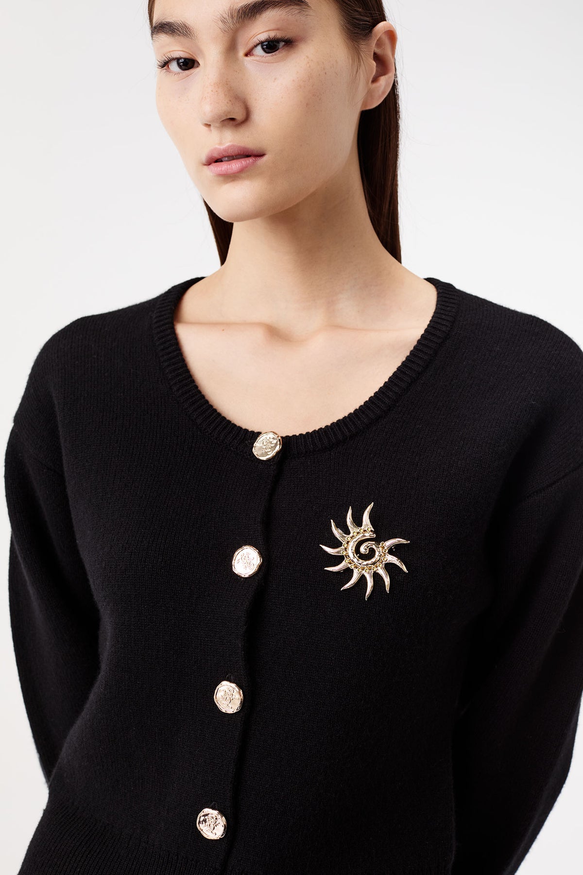 Round-neck cardigan
