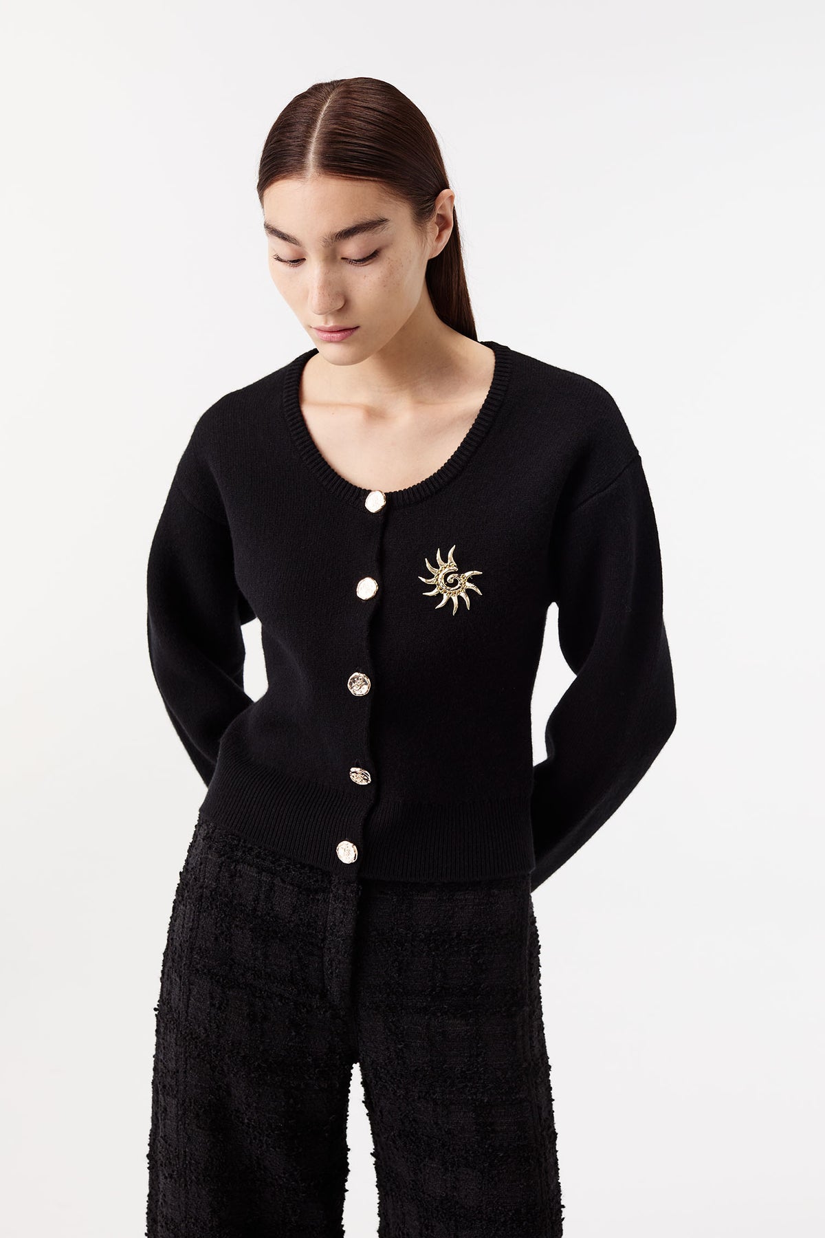 Round-neck cardigan