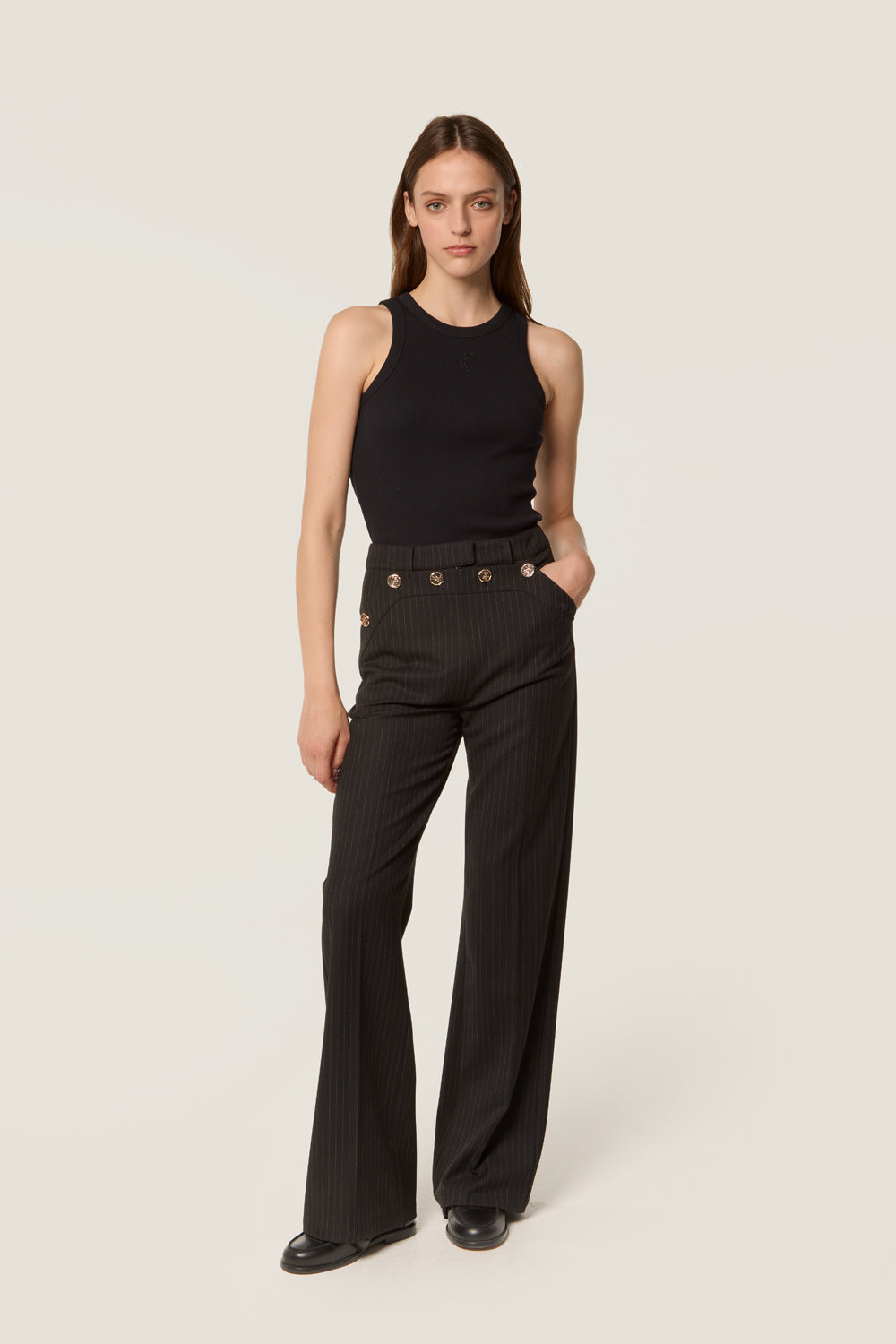 Pantalon à fines rayures