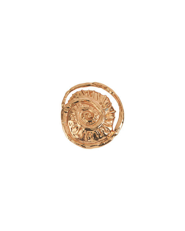 Médaille coquillage dorée