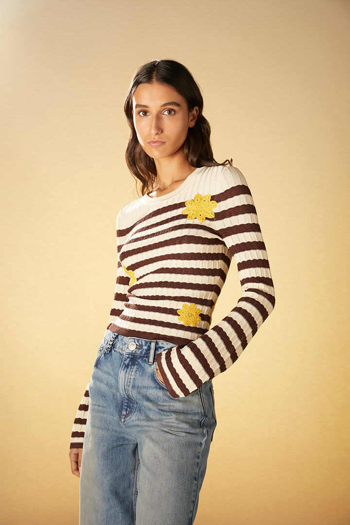 Strickpullover mit Öffnung