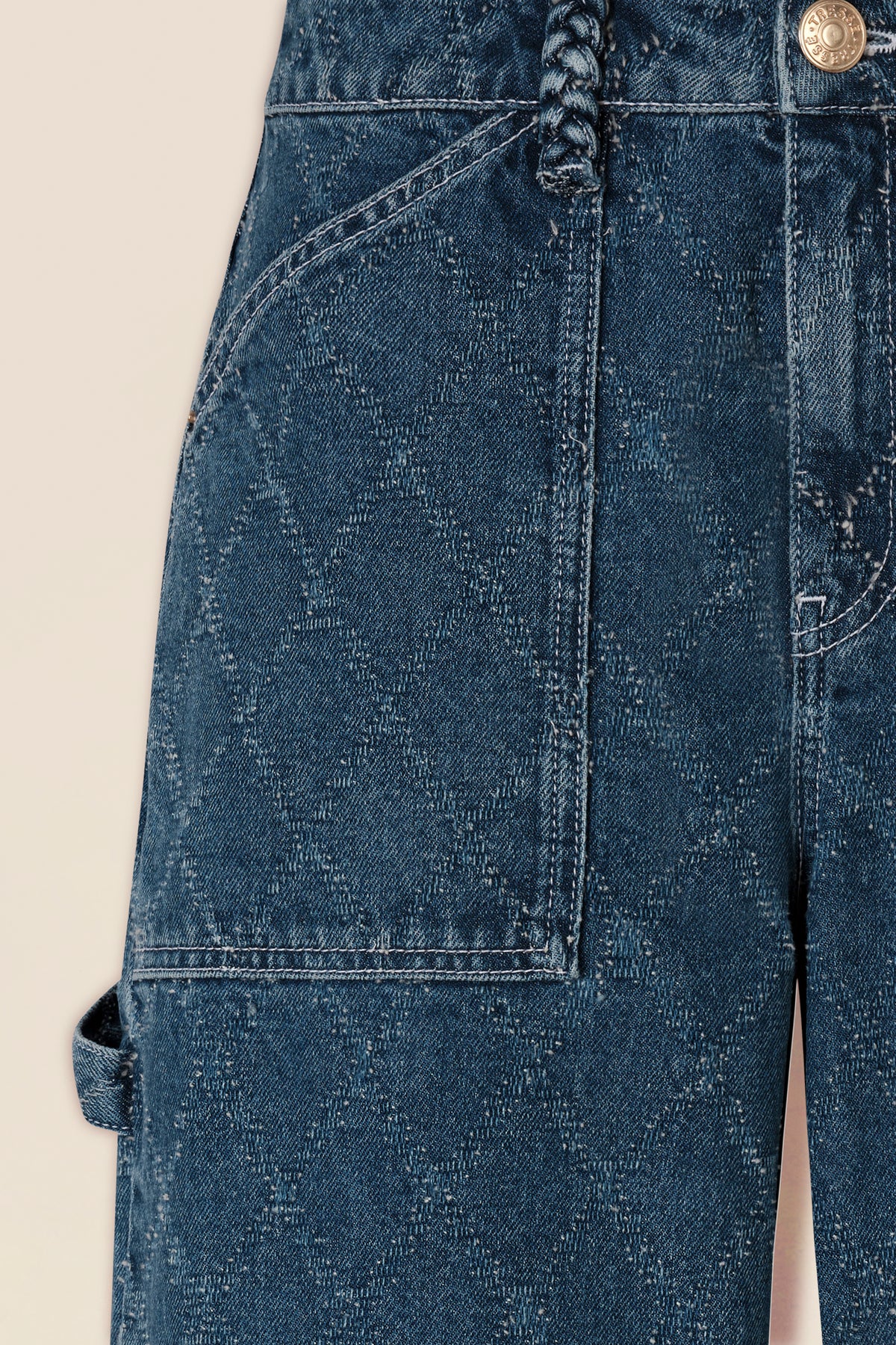 Textured diamond-effect denim