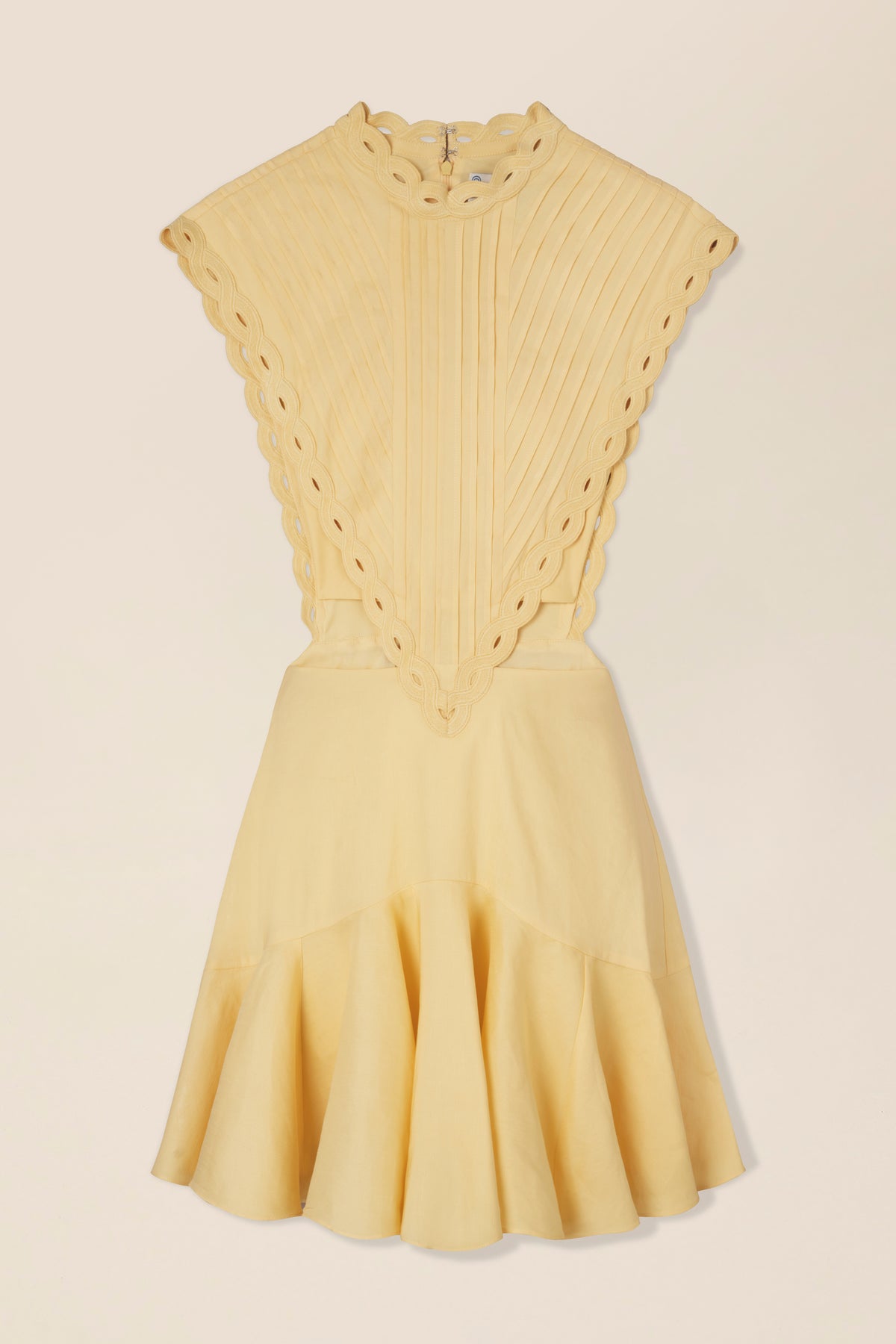 Robe courte à galon tresse