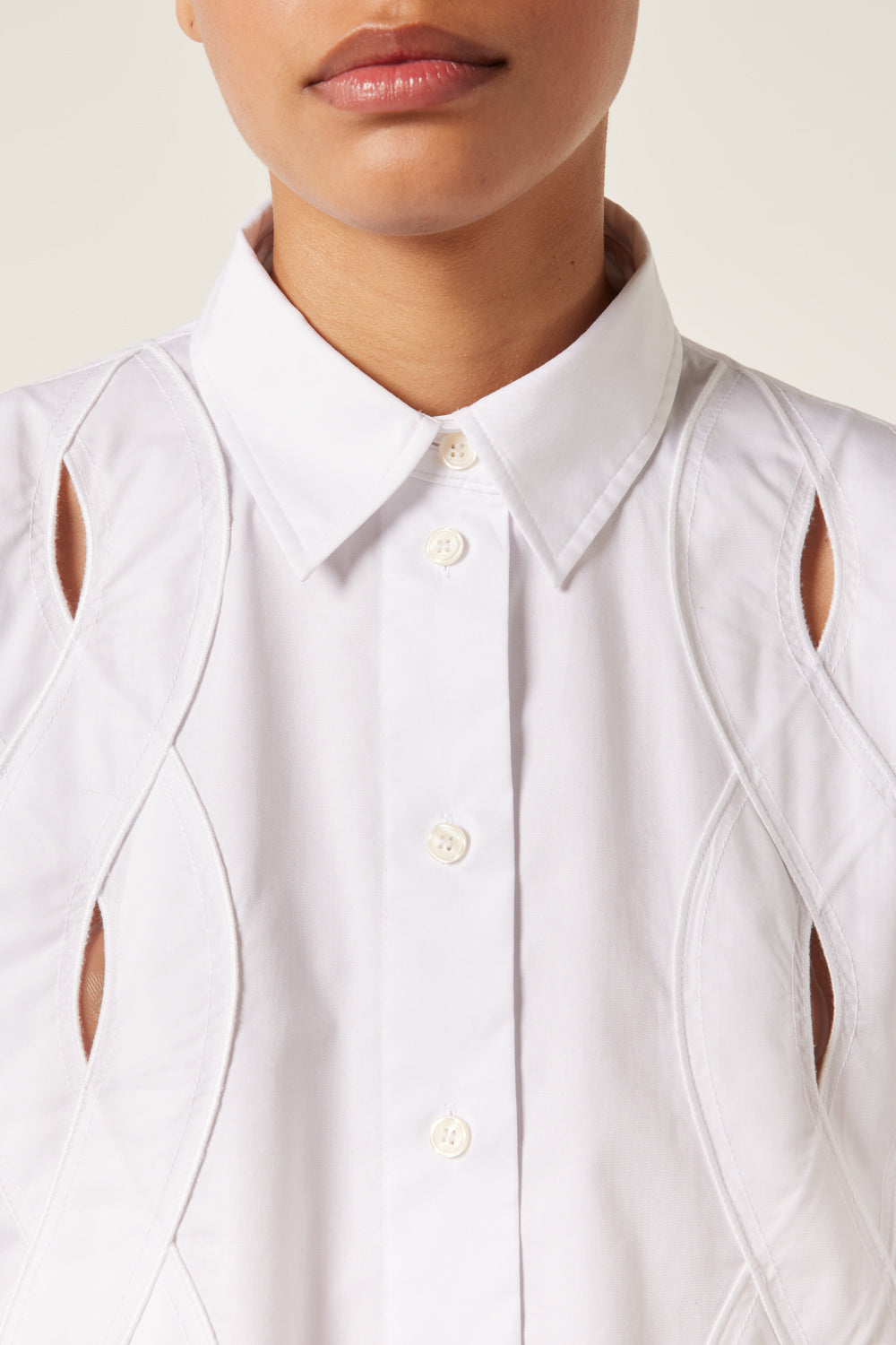 Cropped shirt with openwork braids