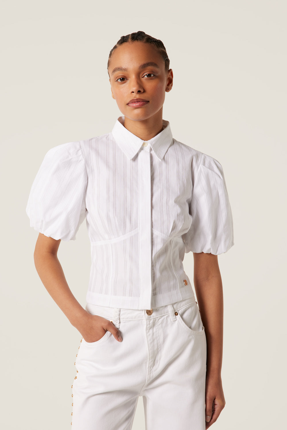 Short puff sleeve shirt