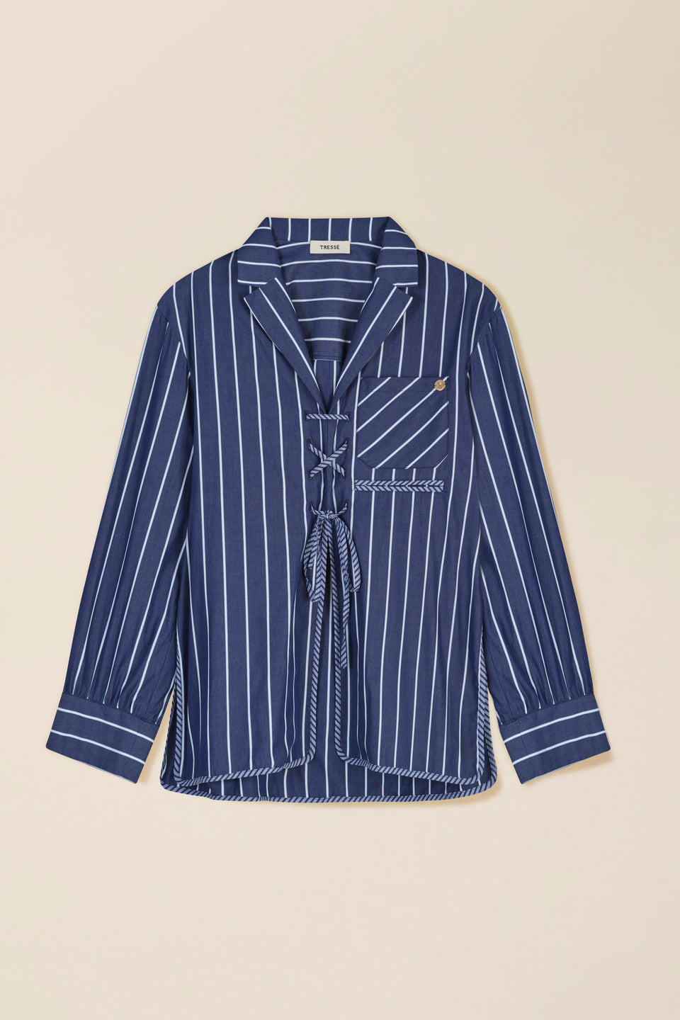 Chemise à laçage