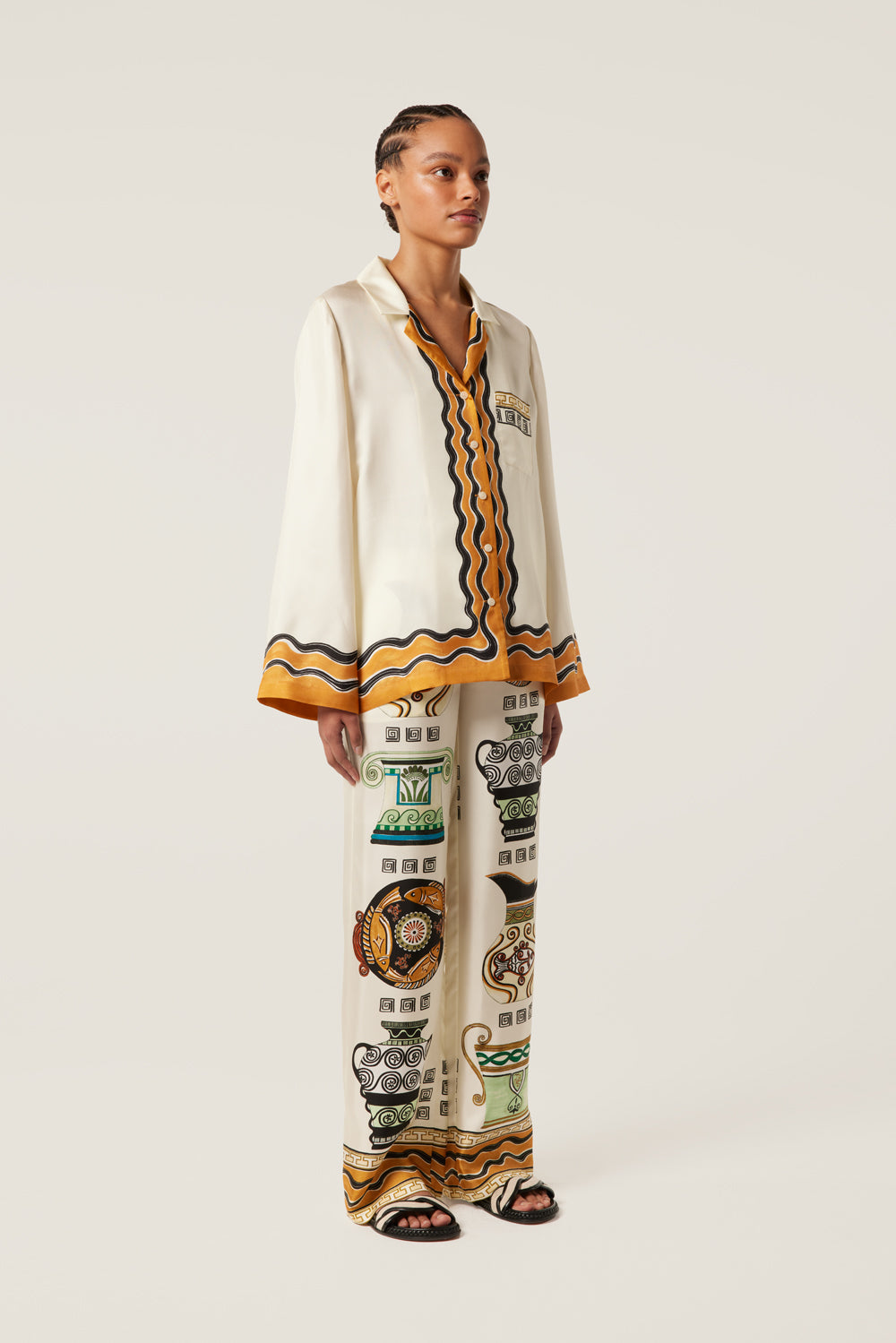 Silk pants with jar pattern