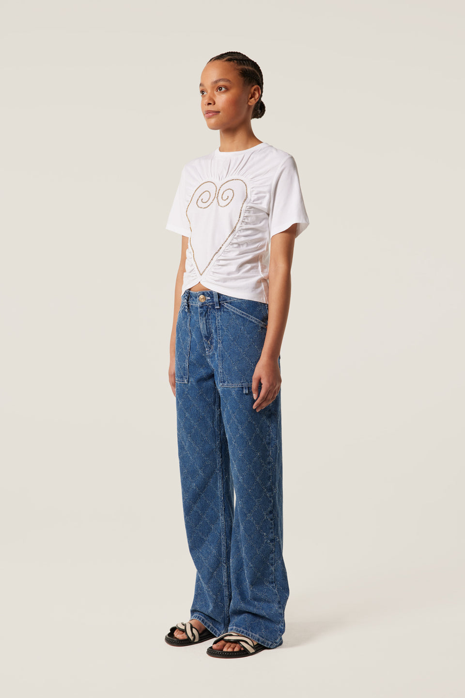 Textured diamond-effect denim