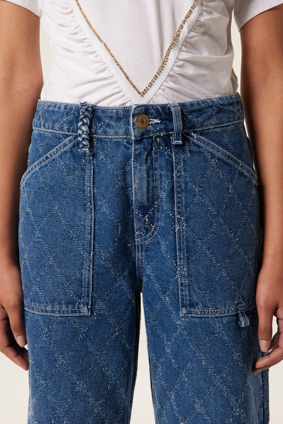 Textured diamond-effect denim