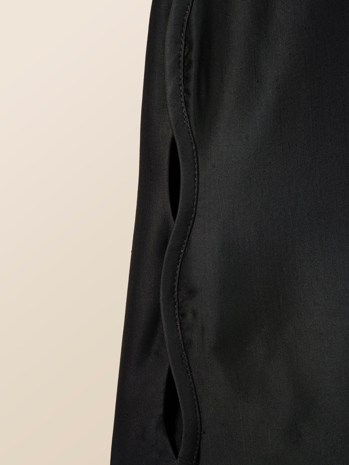 Pantalon en satin à ouverture tresse