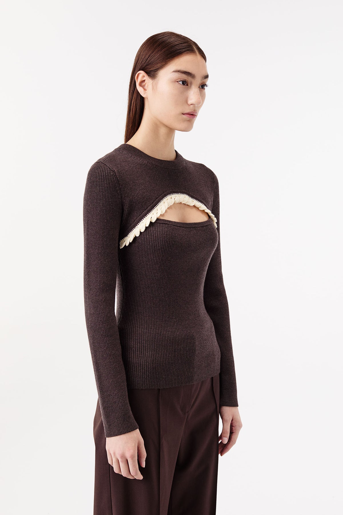 Pull fin à ouverture demi-lune