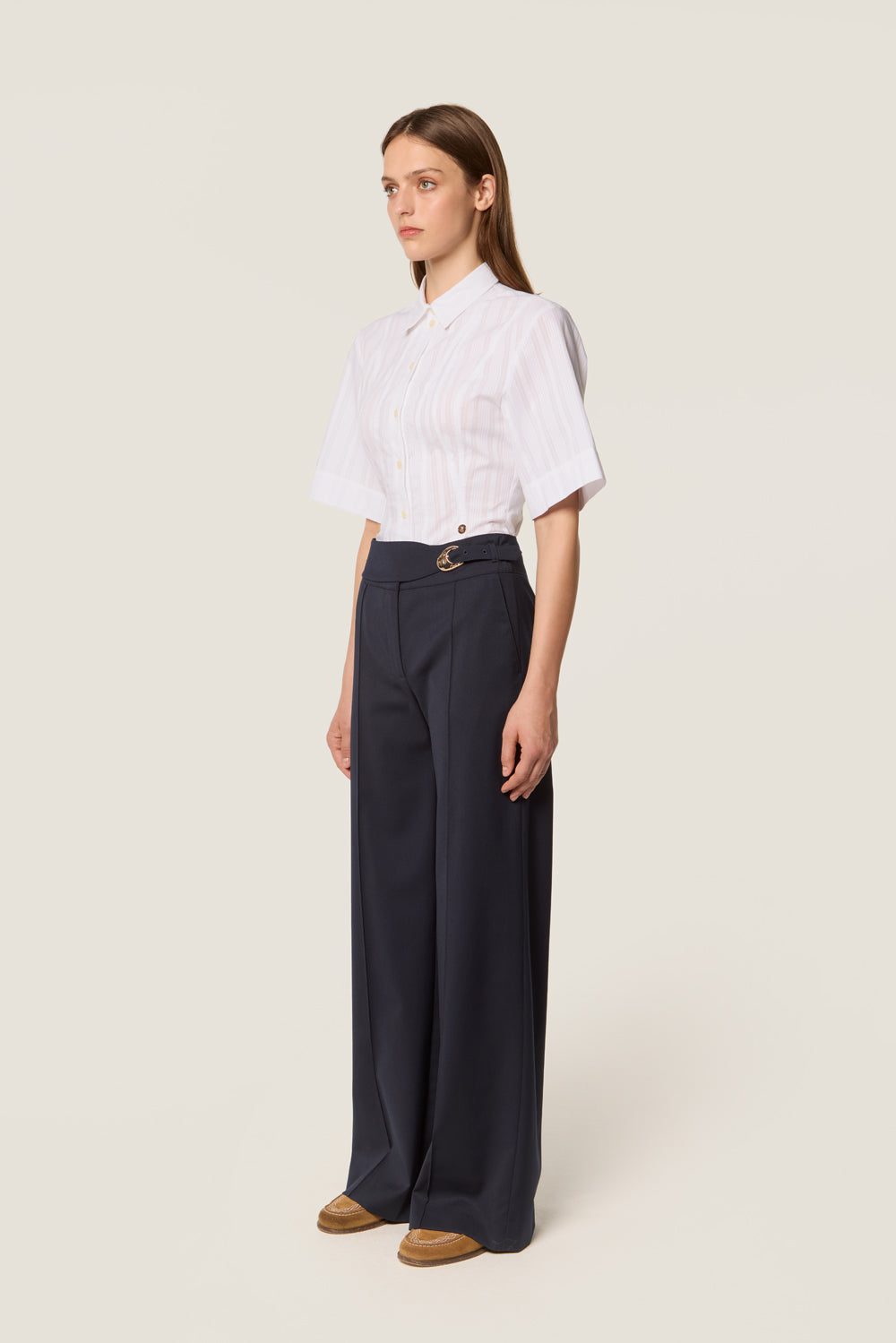 Buckled tailored trousers