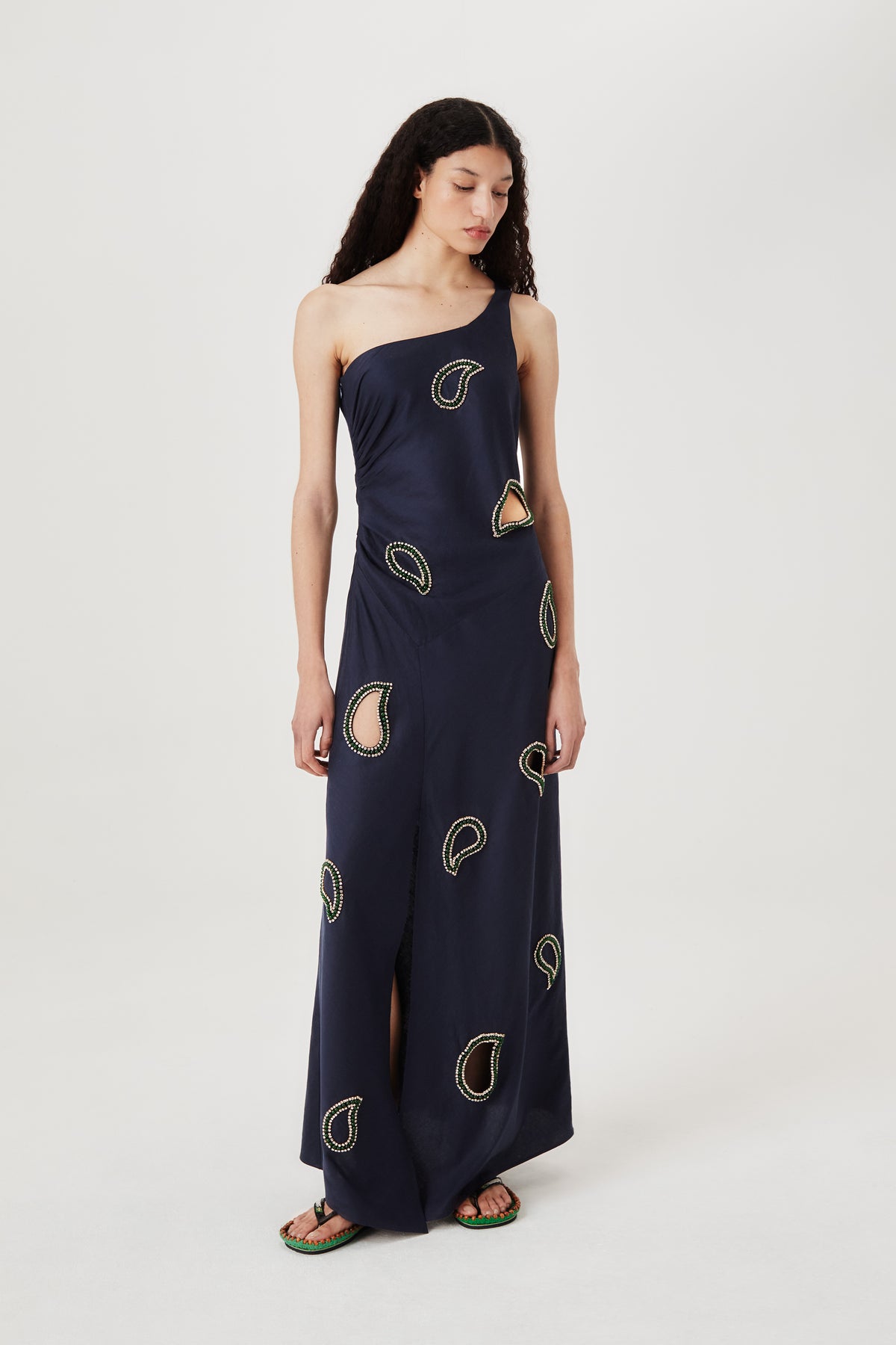 Robe longue à strass brodés