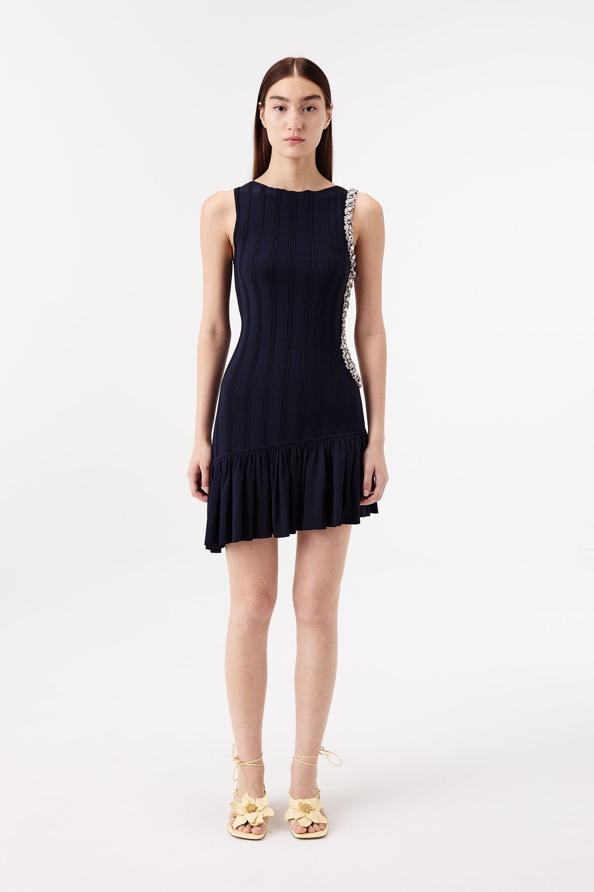 Strickkleid mit strassverzierter Öffnung