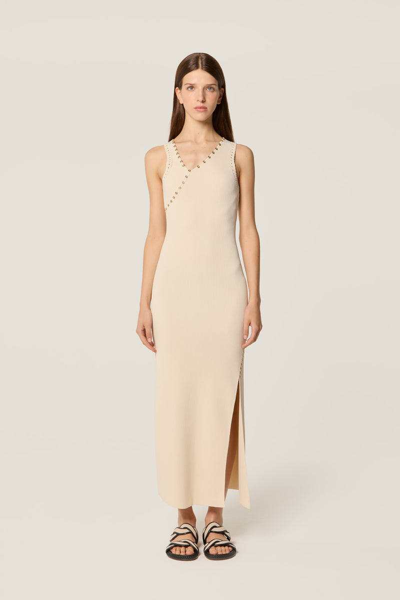 Robe en maille à encolure asymétrique