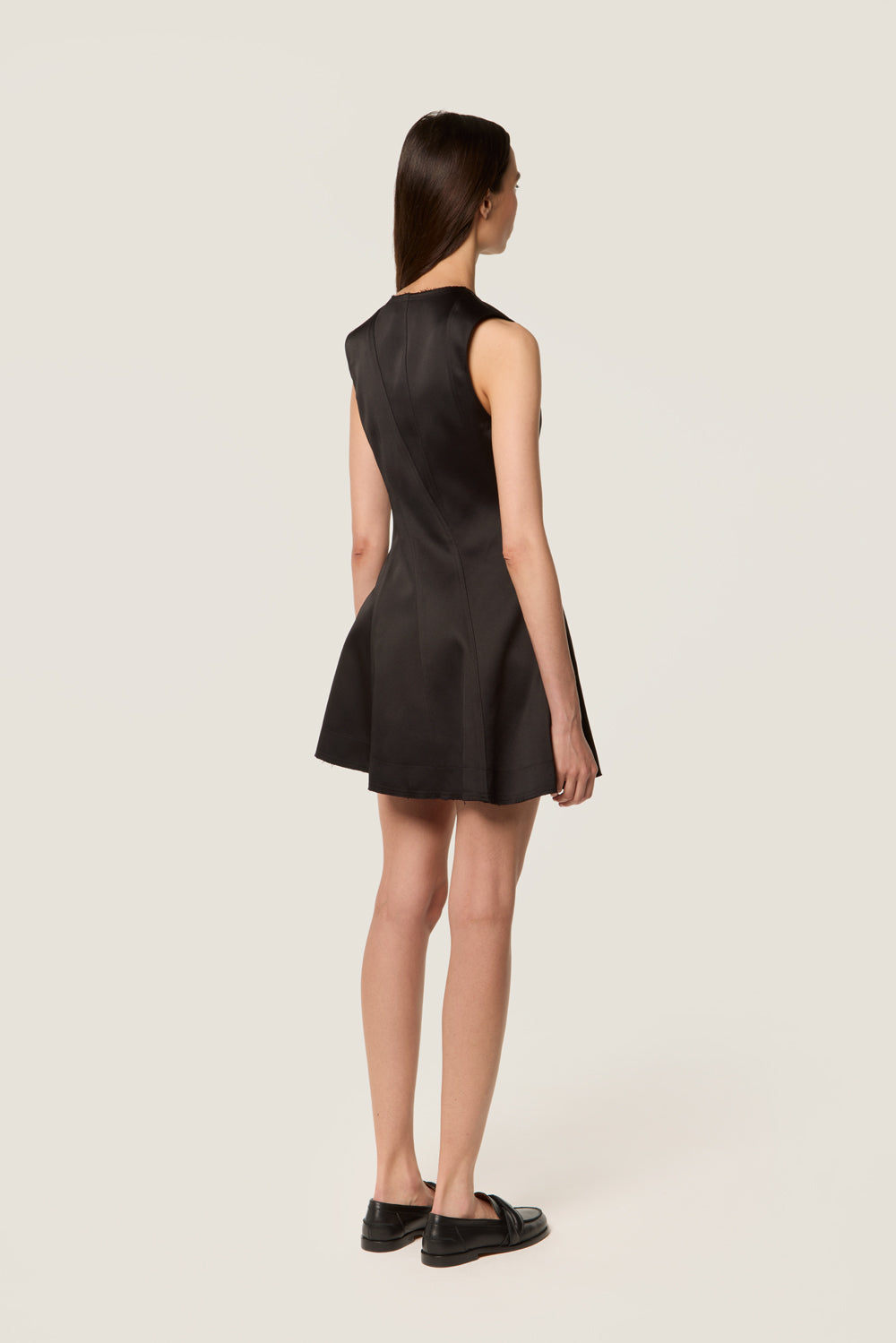 Robe en satin twisté