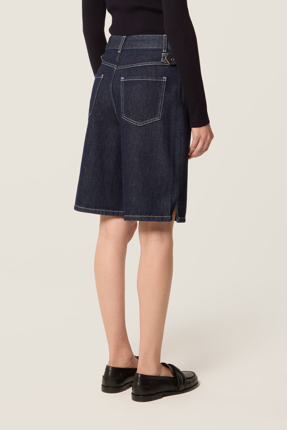 Bermuda shorts with braided details