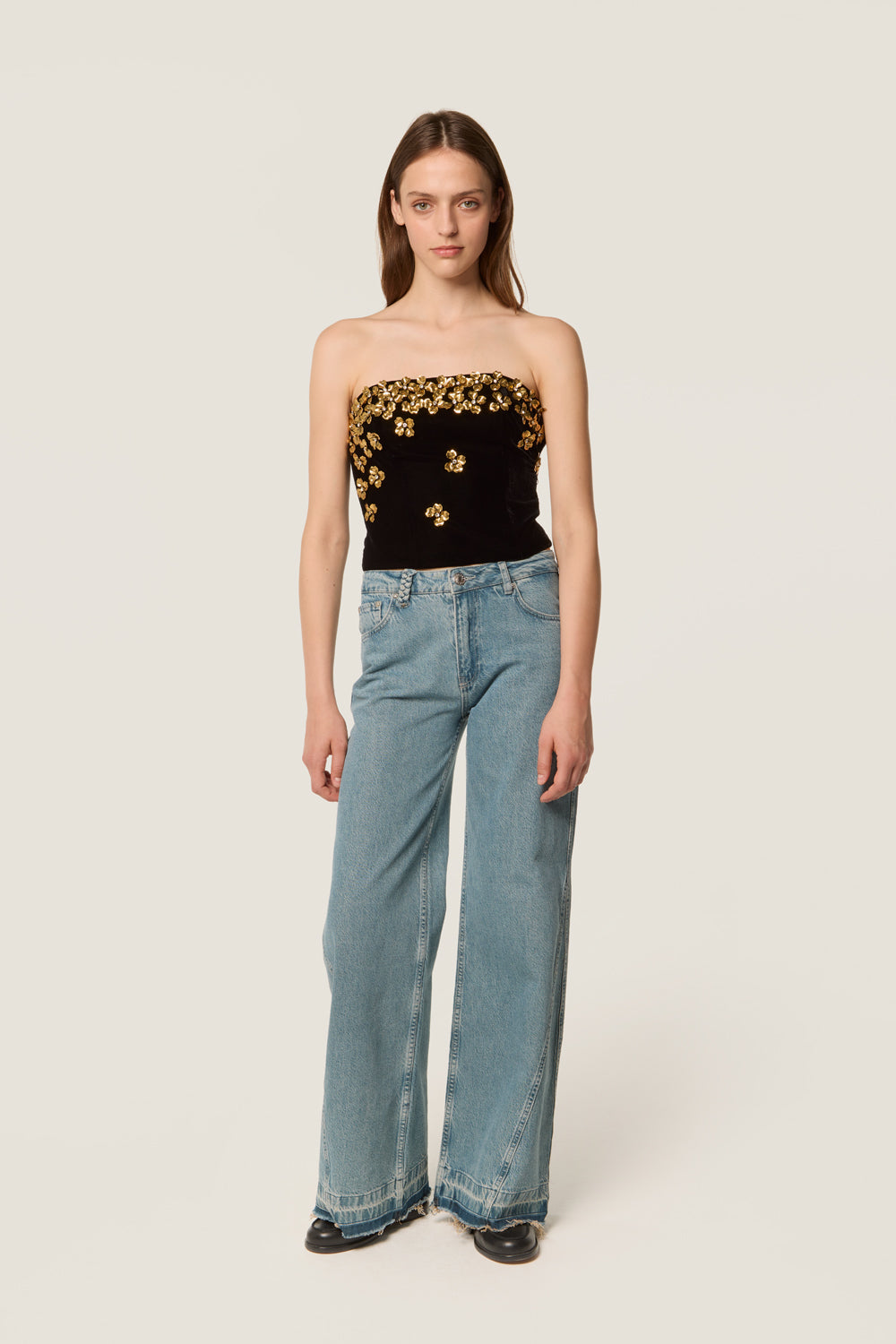 Bustier orné de fleurs dorées