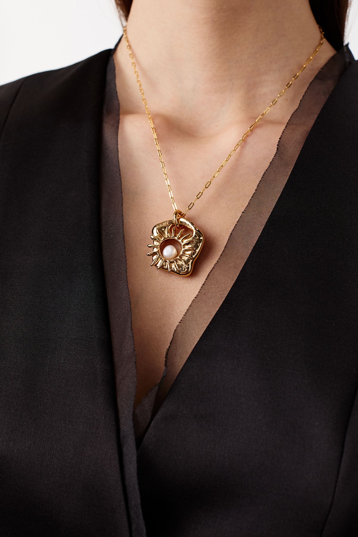 Collier fin à médaille