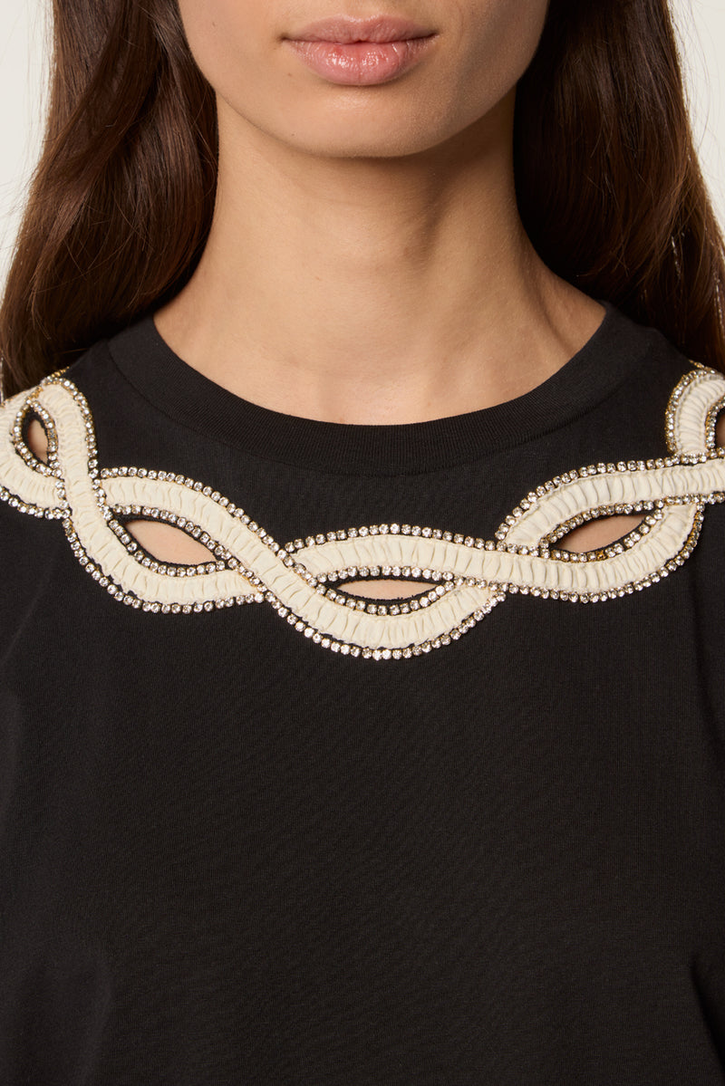 Braided collar T-shirt