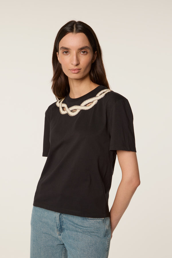 Braided collar T-shirt