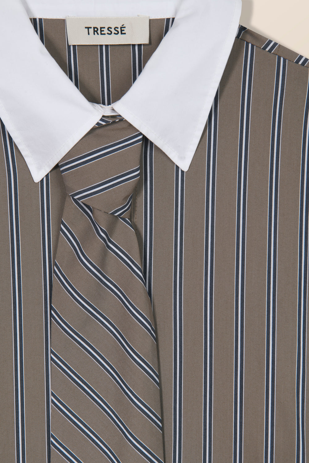 Shirt with tie