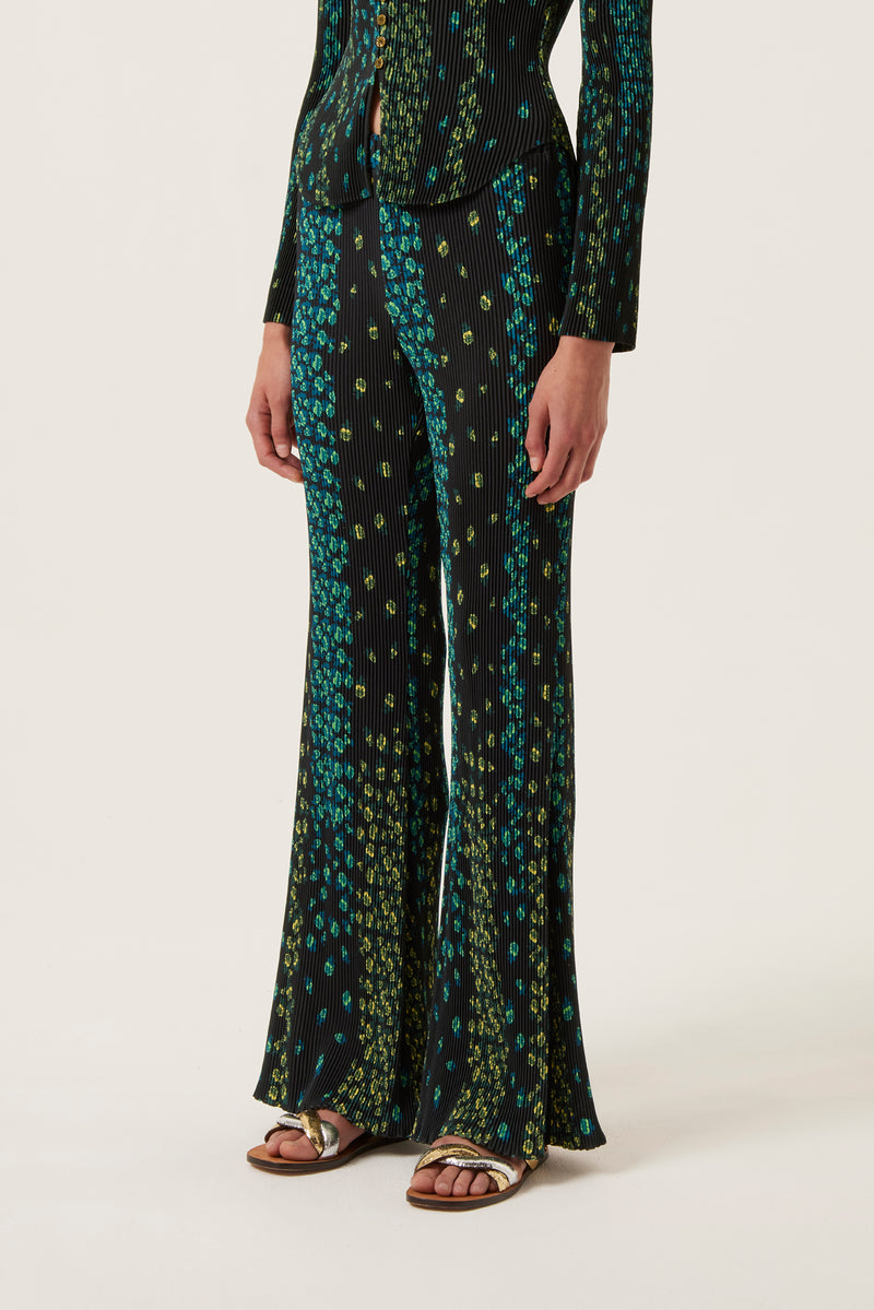 Pleated flowing pants with floral pattern