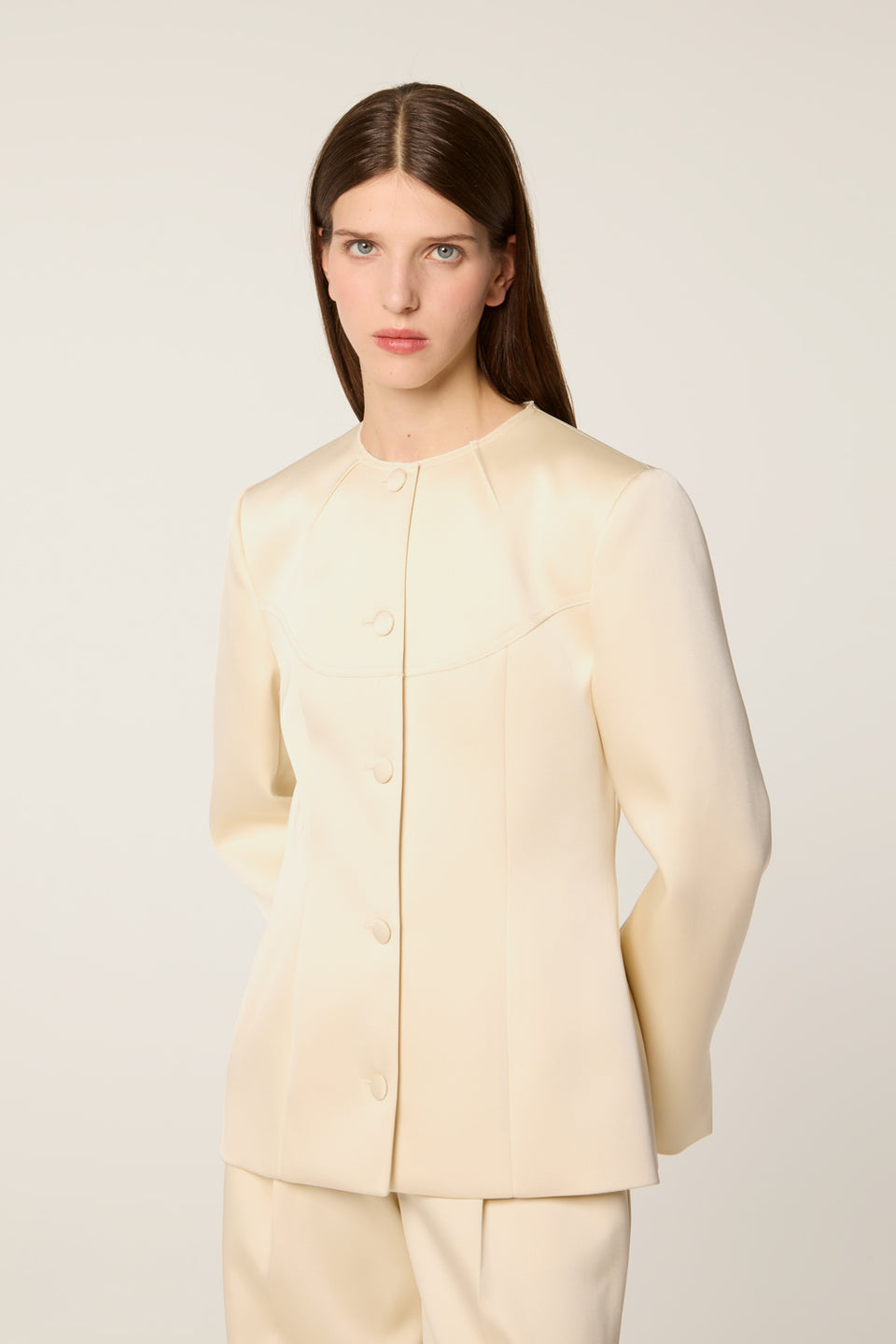Veste tailleur en satin écru