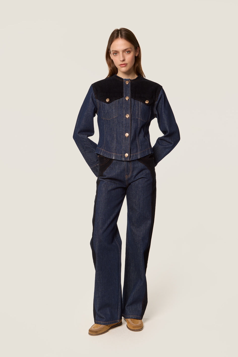 Denim à empiècements velours