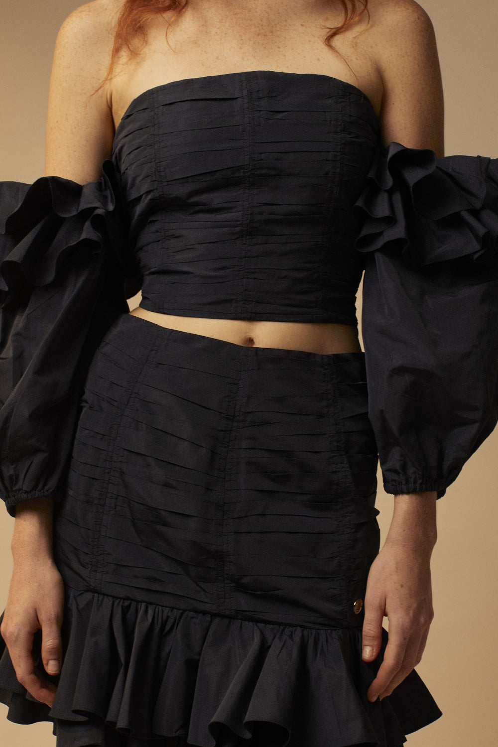 Short taffeta skirt with ruffles