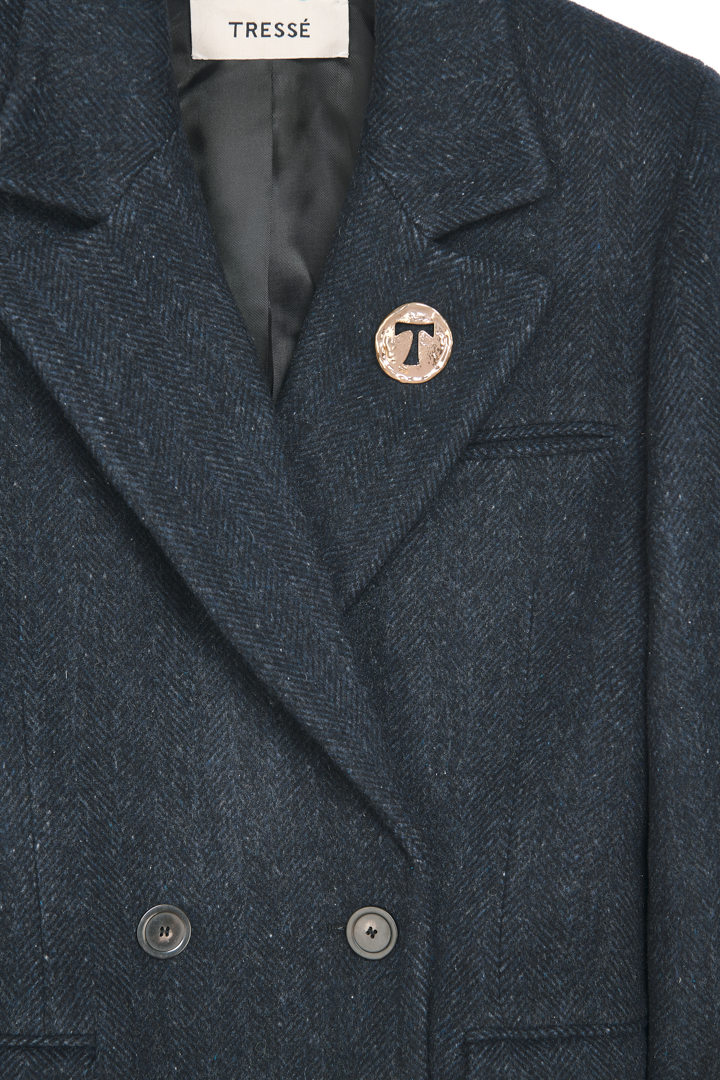 Wool suit jacket with brooch