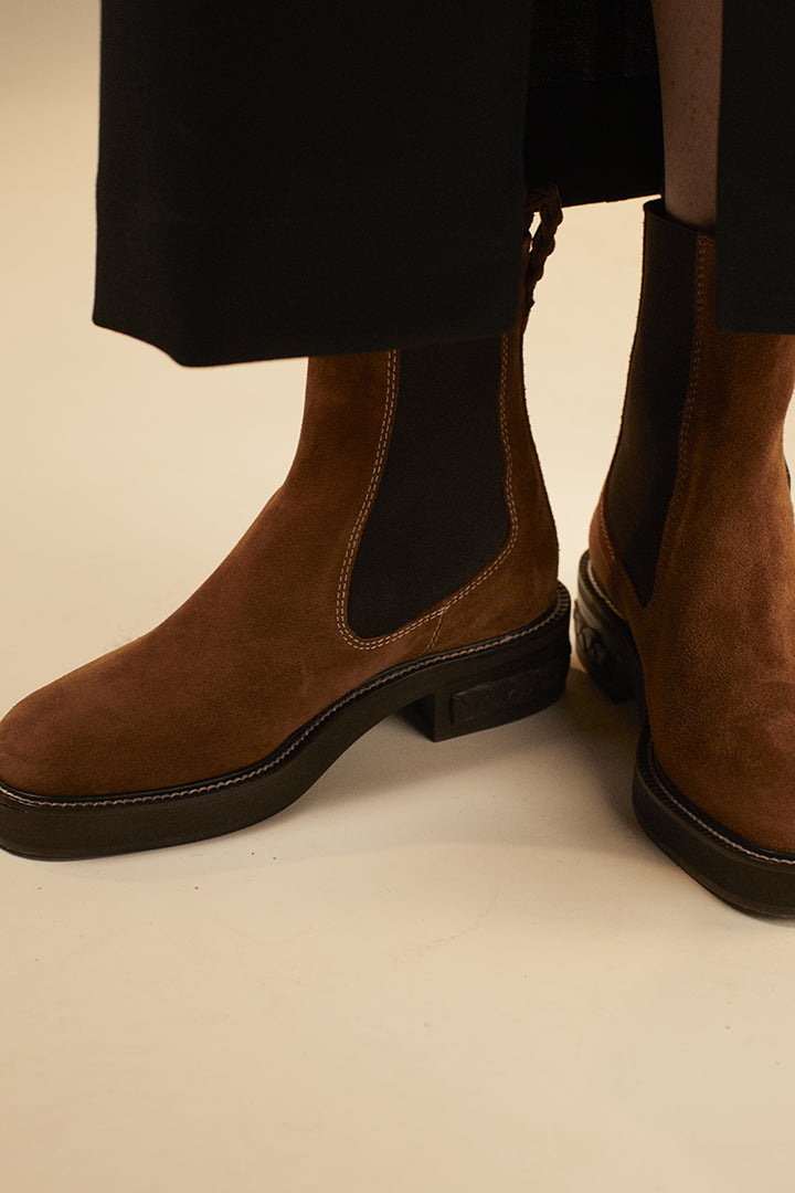 Leather Chelsea boots