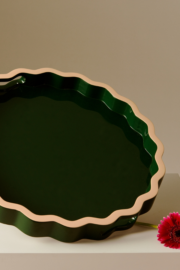 Large green tray with corrugated edges