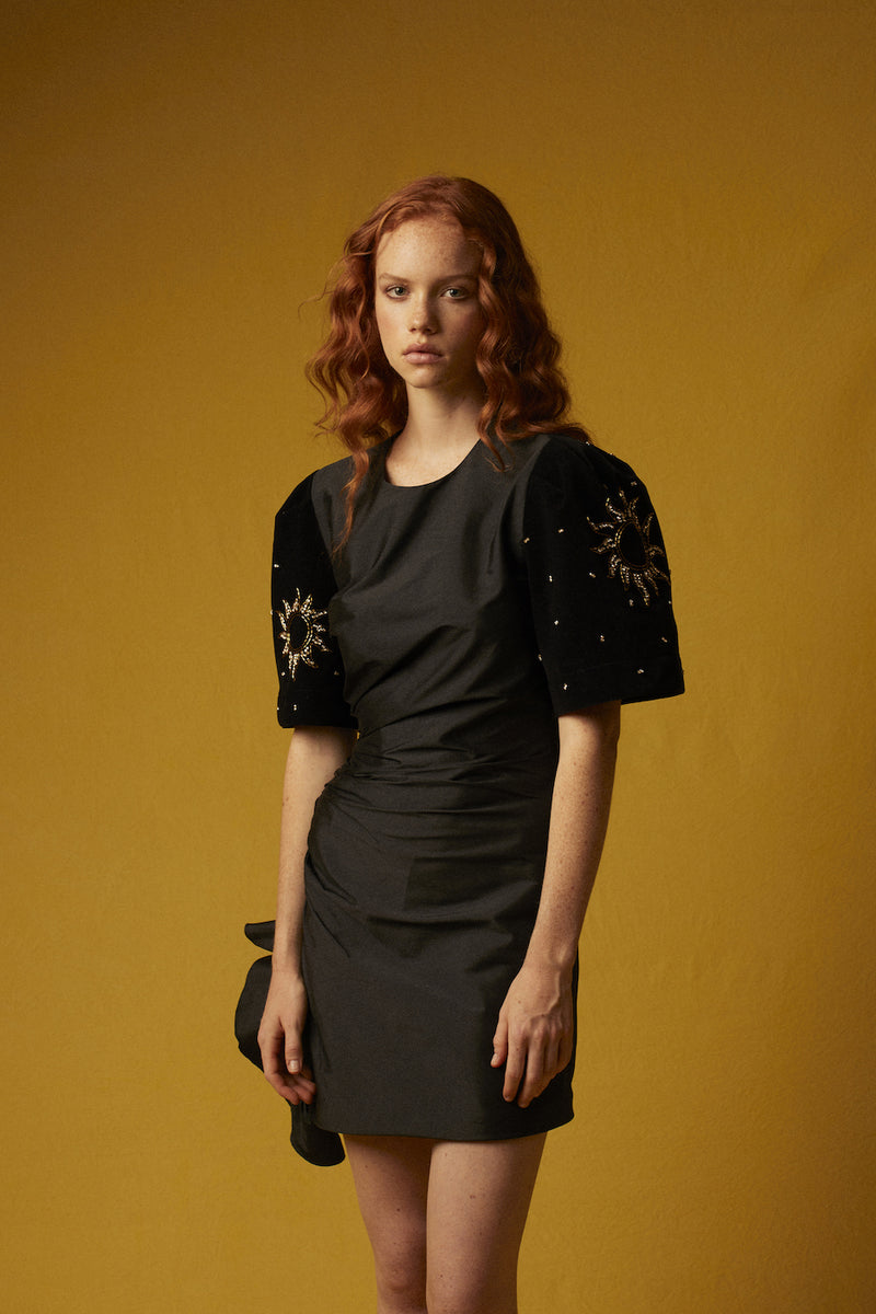 Two-material short dress with embroidery