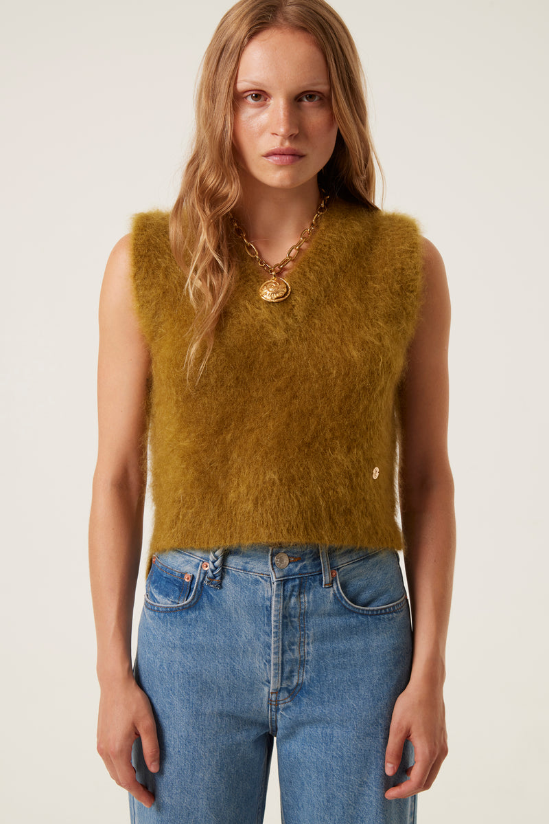 Fluffy sleeveless sweater