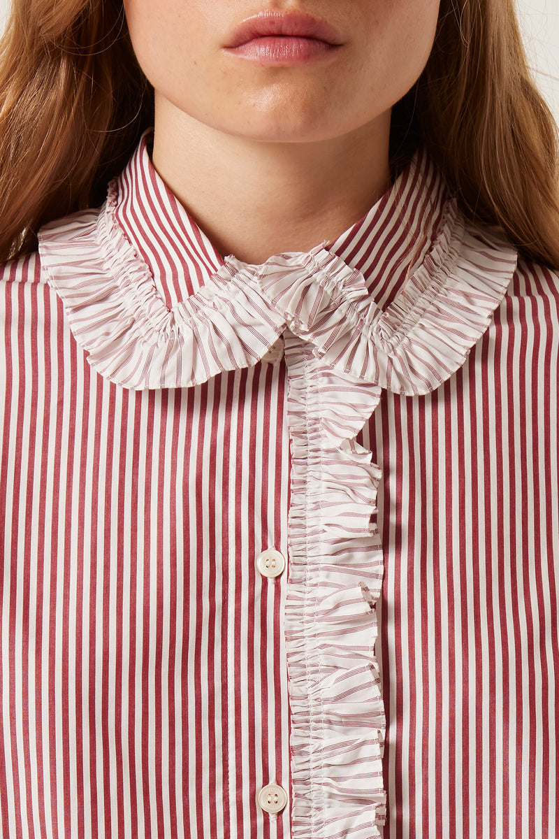 Short shirt with ruffles