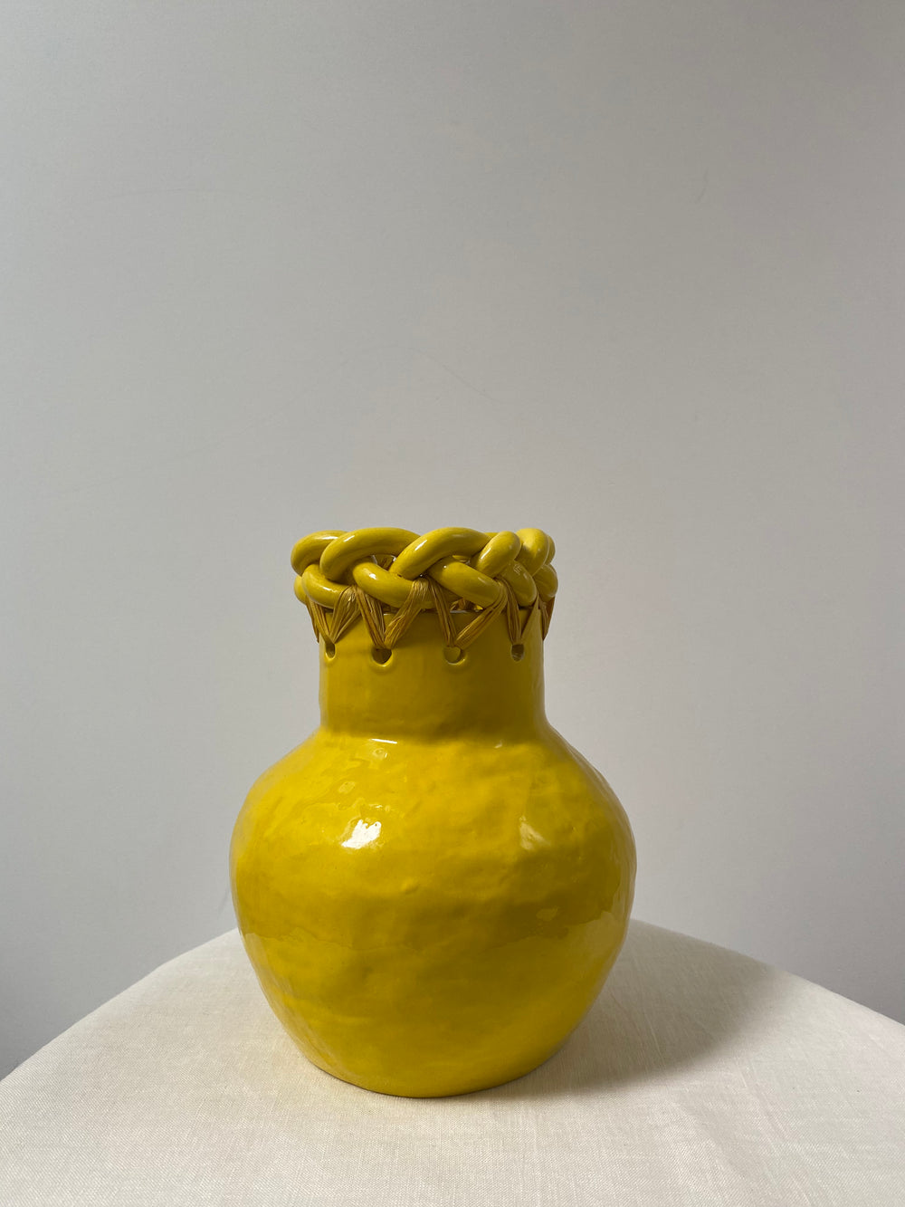 Vase tressé in stoneware and raffia