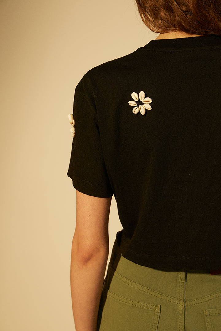 Short tee-shirt decorated with shells - Tresse Paris